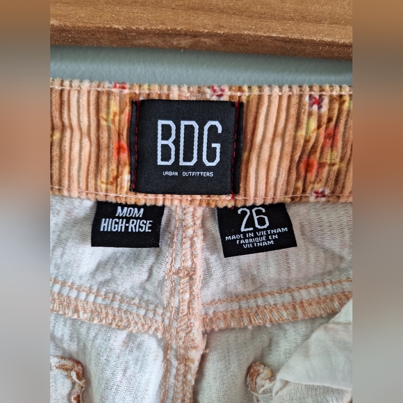 BDG Women's Orange Floral Corduroy Mom High Rise Jeans Size 26 - Picture 5 of 5